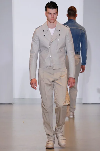 Look 7